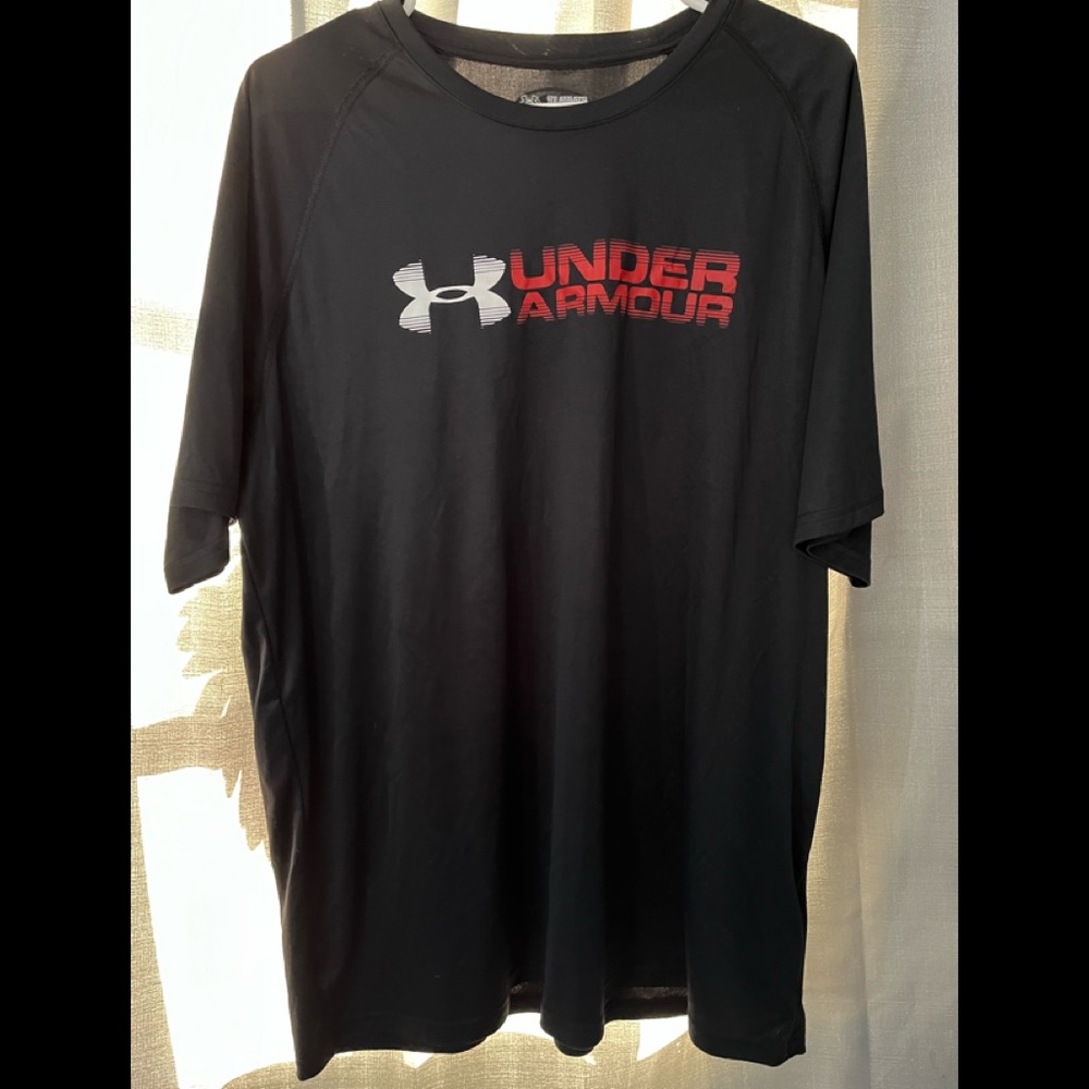 Mens underarmour shirt size 2xl